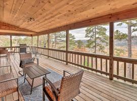 Piney Bluff Retreat with Mountain Views!, hotel in Mountain View