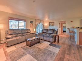 Steamboat Home with Garage, 1 Mi to Ski Resort, Ferienwohnung in Steamboat Springs