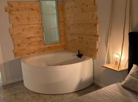 RedHouse Benaco, ξενοδοχείο σε Torri del Benaco