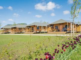 Glamping Lodge Waddenzee, hotel with parking in Westerland