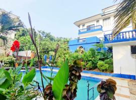 Amazing Hilltop 4 BHK Villa with Private Pool near Candolim, hotel in Candolim
