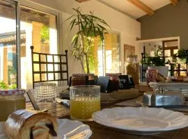 Le Patio, chambres d hôtes pour adultes en Camargue, possibilité de naturisme à la piscine,