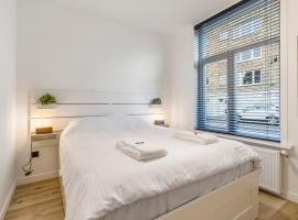 Cosy, furnished & renovated flat with outside lounge, lejlighed i Gent
