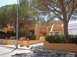 Casa adosada en Playa de Pals by Apartaments Golf, hotel a Pals