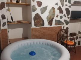 Casita Rural con Jacuzzi climatizado., hotel spa en Los Realejos