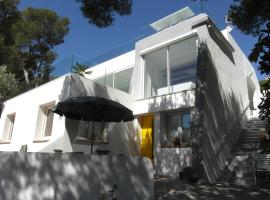 Estivado Sea View - Mer à 50 m et Piscine avec Spa, hotel en Cassis