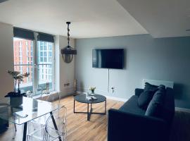 2 Bedroom Penthouse City View, hotel cerca de Teatro Alexandra, Birmingham