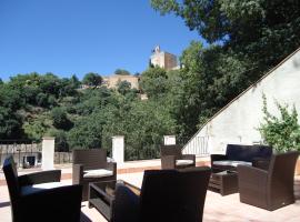 Apartamentos Turísticos Mauror, hotel near Alhambra and Generalife, Granada