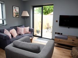 Little Elm - luxury home from home, free parking, 30-40 mins walk from Bath city centre, hotell i Bath