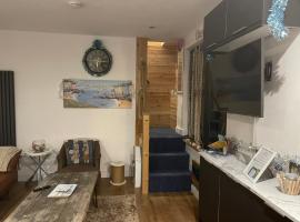 Porthcawl 2 bedroom self contained House sleeps 4, self catering accommodation in Porthcawl