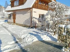 Homestay Opryshky, hotel v destinaci Tatariv