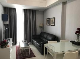 Luxury 2 BR Condo at Casa Grande Residence - Kasablanka Mall: Cakarta, Kota Kasablanka yakınında bir otel