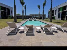 lovely 1 bedroom apartment, hotel cerca de Umhlali Country Club, Ballito