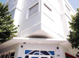 Hostel Playa Grande Austral，位于马德普拉塔的酒店