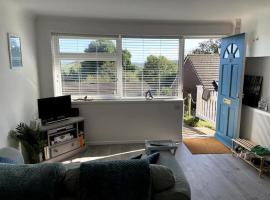 Self-catering studio in beautiful Charmouth, apartment sa Charmouth