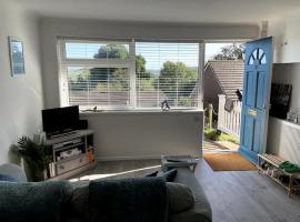 Self-catering studio in beautiful Charmouth, apartment in Charmouth