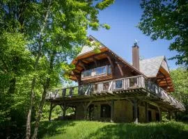 Tremblant Mountain Chalets、ラック・シュペリュールのビーチ周辺のバケーションレンタル