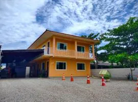 Gênesis Beach Hostel! Quartos compartilhados e privativos na Pinheira