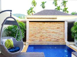 Beautiful 1br Pool Villa Walk To Bangtao Beach, hotelli kohteessa Ban Thalat Choeng Thale