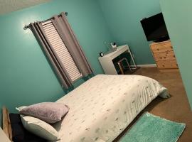 Prickle Your Fancy Private Room in University, habitación en casa particular en Charlotte