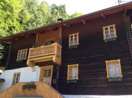 Ferienhaus Pirker, allotjament d'esquí a Flattach