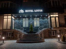 Lotus Hotel Chisinau, hotell med parkeringsplass i Chişinău