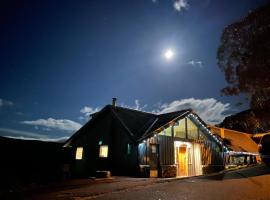 Cooroona Alpine Lodge، نزل في فولز كريك