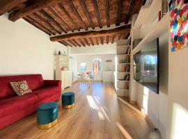 CASA ILARIA - Luminoso Appartamento con Vista nel Centro Storico