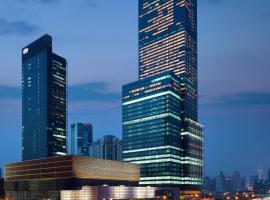 ジンアン シャングリラ ウェスト シャンハイ（Jing An Shangri-La, Shanghai）、上海市のホテル