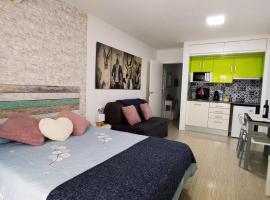 Apartamento con piscina a 2 minutos de la playa!!!, ξενοδοχείο κοντά σε Παραλία Fenals, Λορέτ Ντε Μαρ