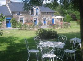 Gîtes chez l'habitant La Touche d'en Bas, hotel v destinaci Plouguenast Langast