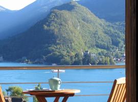 Chalet Christine, hotel dicht bij: Golf Du Lac D'annecy, Talloires