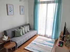 Apt Pejaten Park 1 BR Sage Smart TV, Netflix, Prime, Youtube
