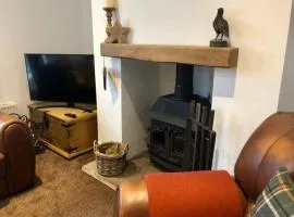 ValleyView Cottage-Cosy, Rustic Home - Log Burner