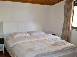 Me & You Hostel, hostel v destinaci Tirana