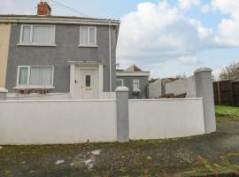 Cwtch Ar Y Mor, vacation home in Burry Port