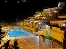 Monteverde Hotel, hotelli Beit Merissä lähellä maamerkkiä Station Jamhour