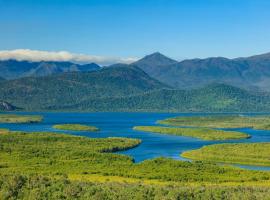 Vista Hinchinbrook, hotell i Cardwell