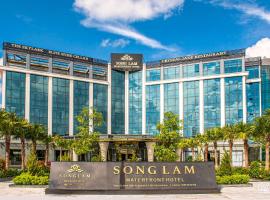 Songlam Waterfront Hotel - 藍江酒店 – hotel w mieście Ha Tinh