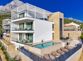 Luxury Villa Delight I in Promajna with Private Pool, Gym, Sauna & Jacuzzi, hotel v destinaci Promajna