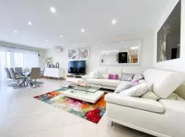 Luxury condominium apartment with swimming pool #1903