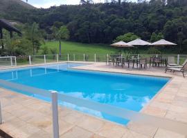 Teresópolis - Casa em Condomínio, hotel with pools in Teresópolis