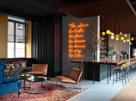 Hôtel LÉONOR the place to live