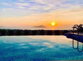 Bodrum - 5 bedrooms Villa with heated pool, hotel a Turgutreis