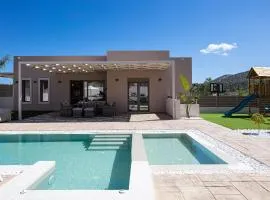 Koin Villa Sunrise, with Heated Pool & Whirlpool