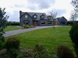 Carraig House Cozy countryside apartment