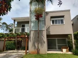 Casa em condomínio fechado, ambiente familiar