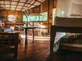 ENSUEÑOS Natural Reserve Big House, hotel in Little Corn Island