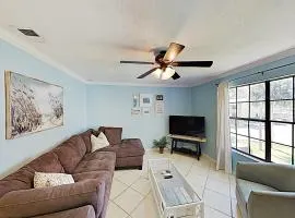 Charming Condo w/ Pool – 500 Yards to Beach, Near Lighthouse & Downtown