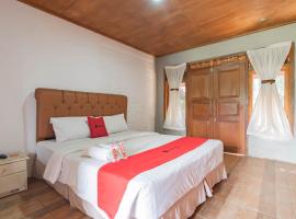 RedDoorz near Kampung Gajah 2, guest house di Bandung